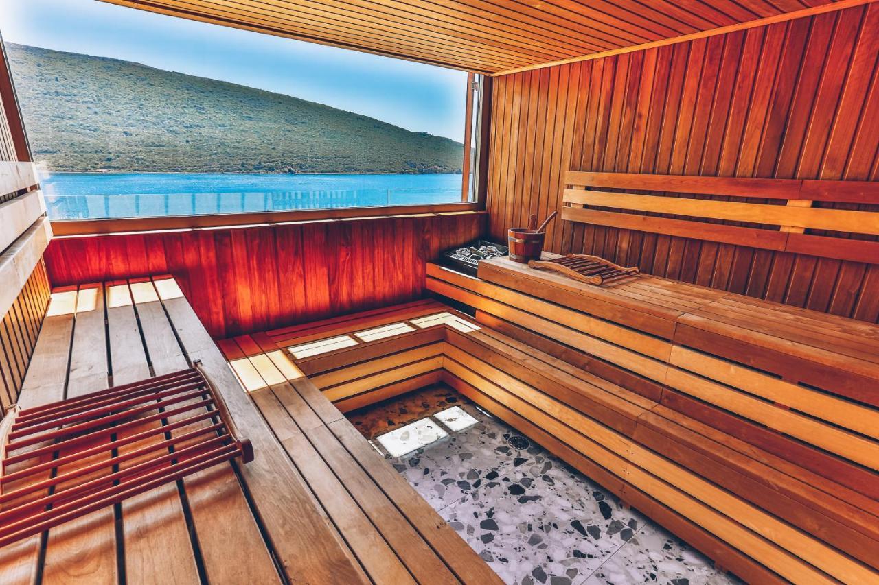 Carine Hotel Kumbor Superior Herceg Novi Kültér fotó