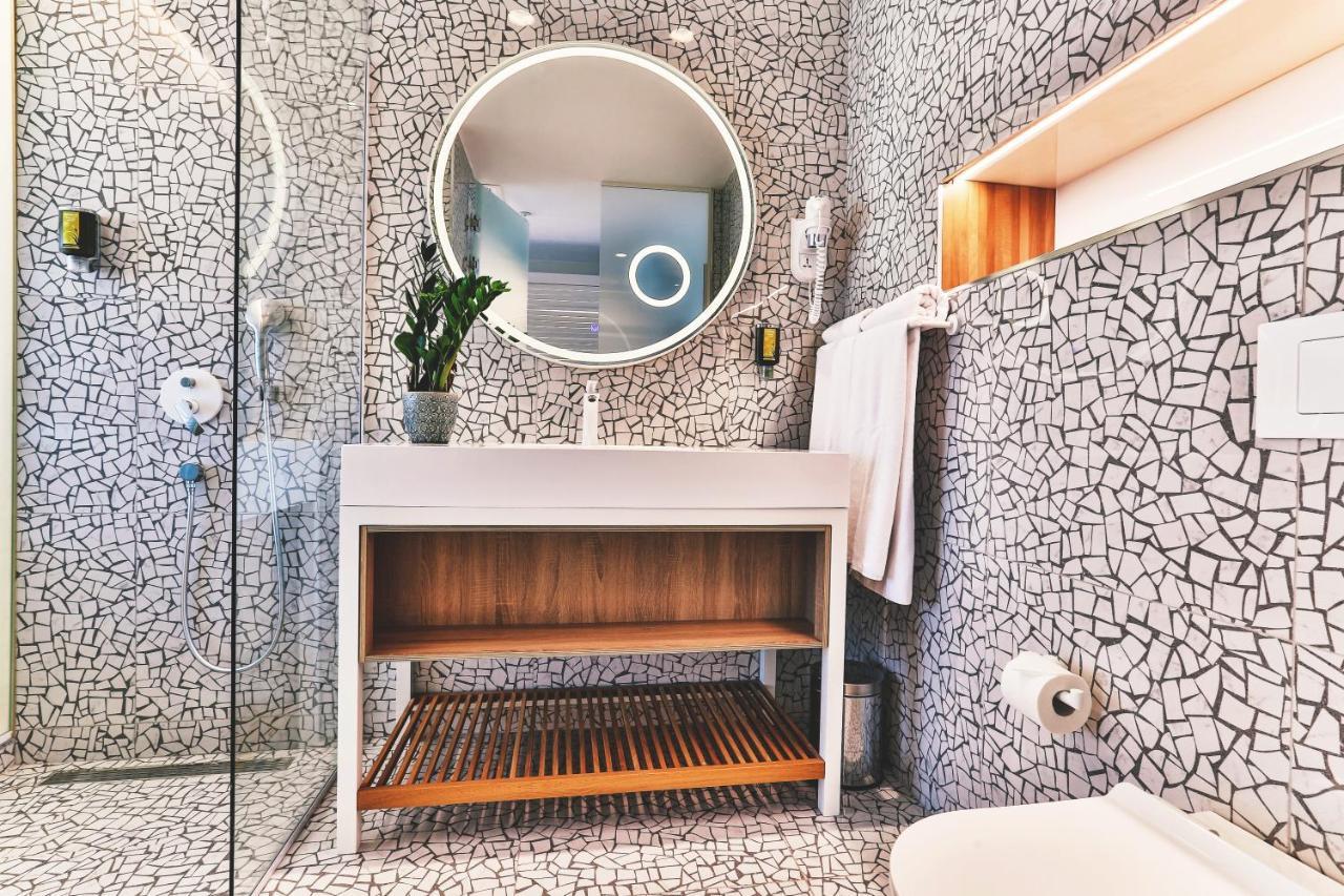 Carine Hotel Kumbor Superior Herceg Novi Kültér fotó