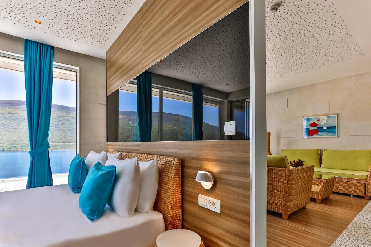 Carine Hotel Kumbor Superior Herceg Novi Kültér fotó
