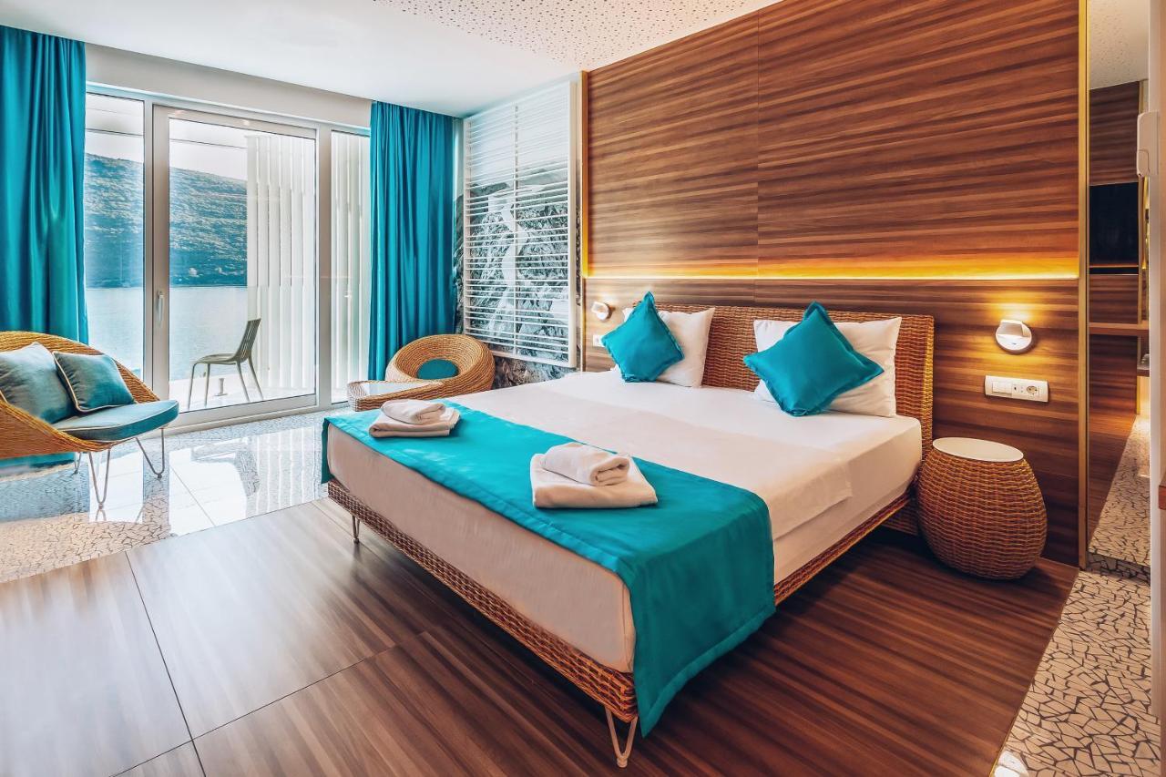Carine Hotel Kumbor Superior Herceg Novi Kültér fotó